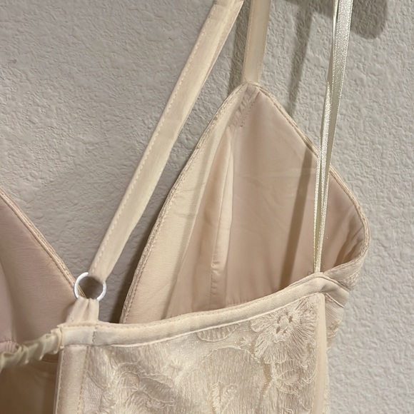 Beautiful Boho Lace Wedding or Elopement dress - Picture 6 of 7